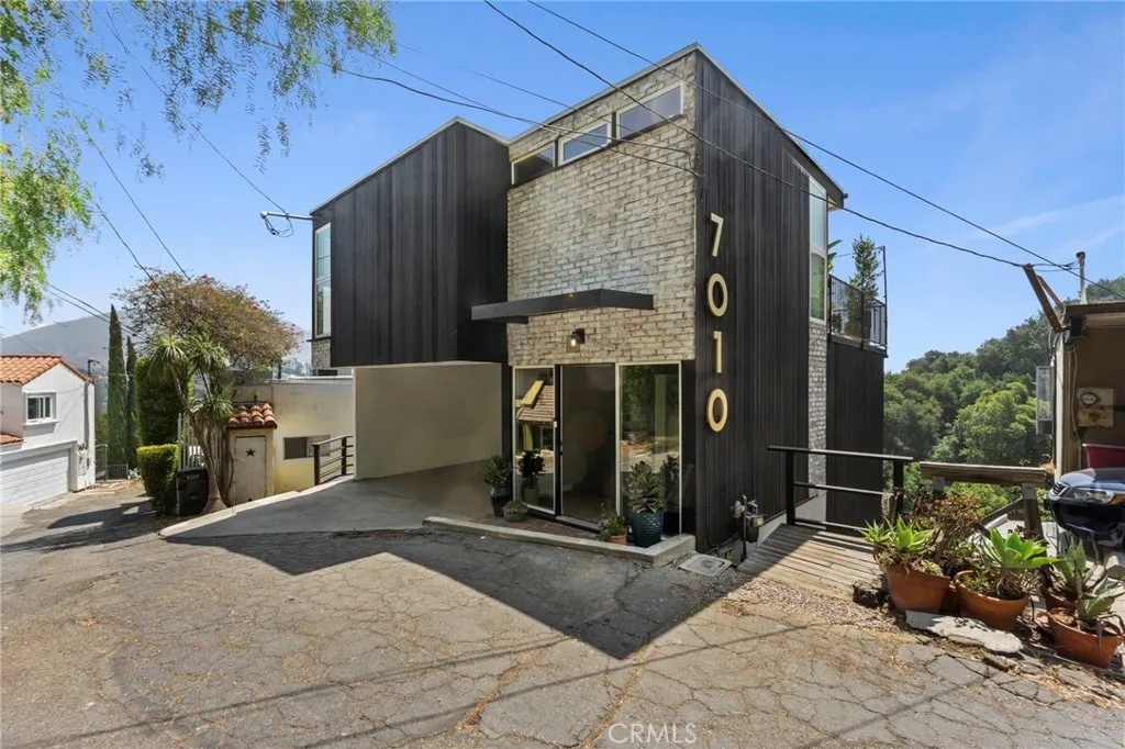 Additional image 6 of 7010 Loyal Trail, Los Angeles, CA 90068