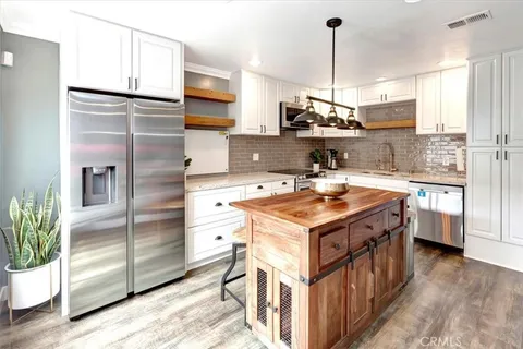 1845 Anaheim Avenue Unit 16B, Costa Mesa, CA MLS: OC25082226