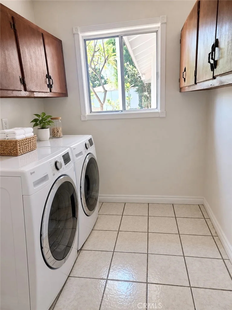 2530 S Rene Dr, Santa Ana, CA 92704