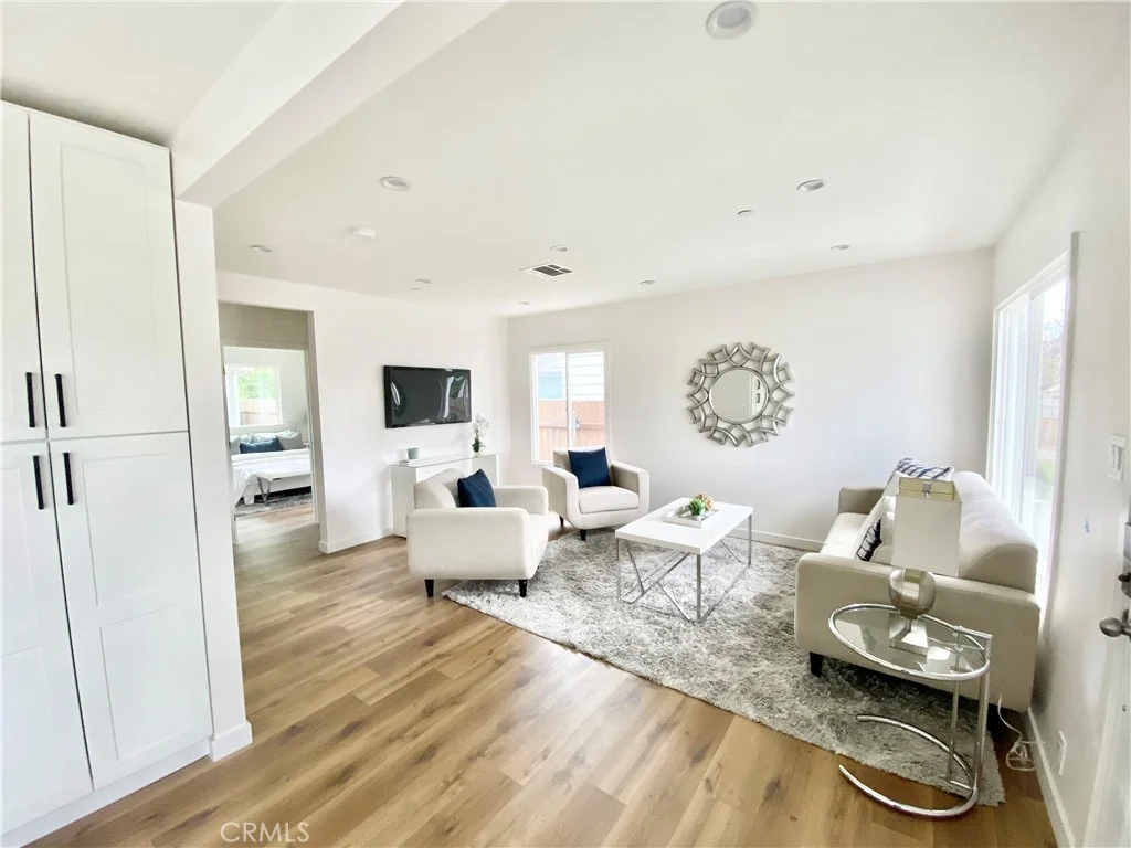 7512 Balboa Boulevard, Van Nuys, CA 91406 photo 4