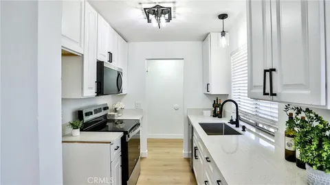 23331 Caminito Basilio Unit 348, Laguna Hills, CA MLS: PW25054130