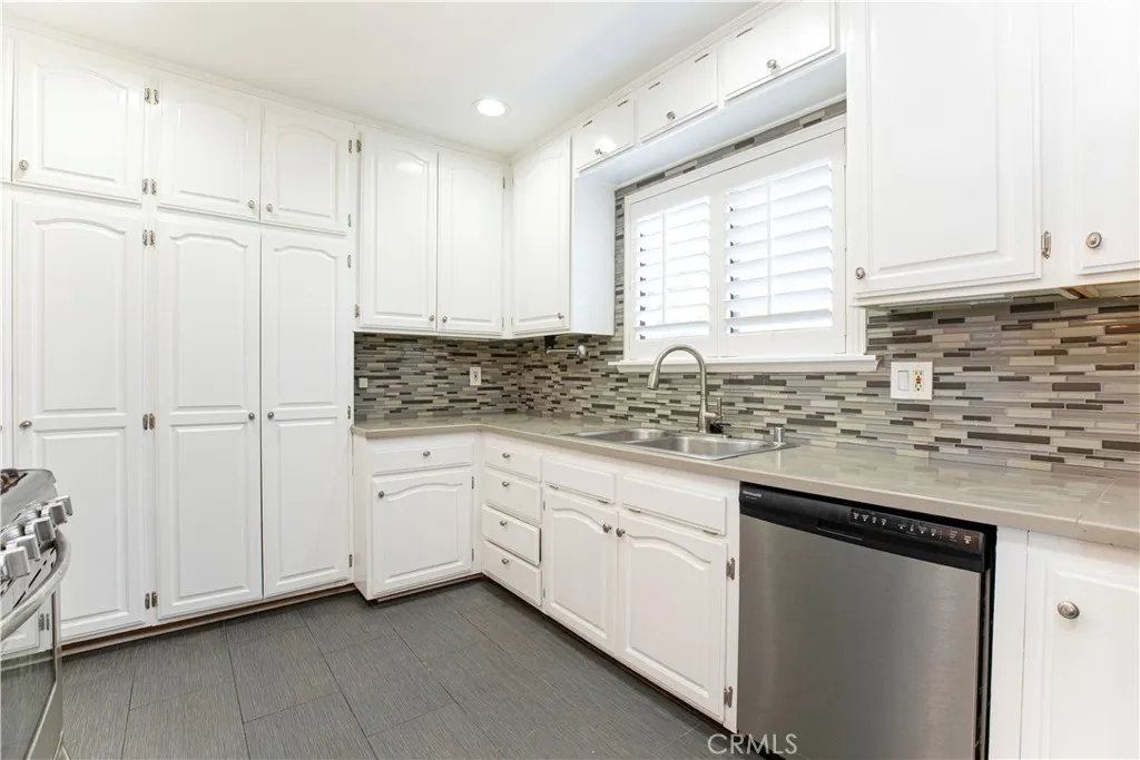 Additional image 32 of 10207 Collett Ave, North Hills, CA 91343