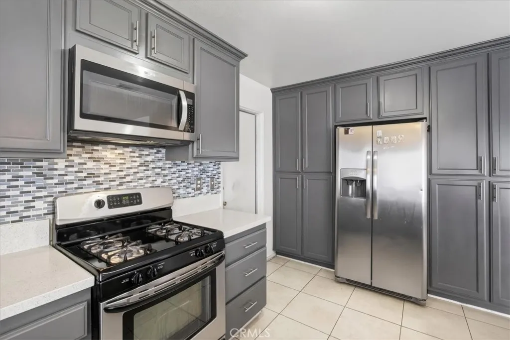 Additional image 62 of 697 S Smoketree Ave, Bloomington, CA 92316