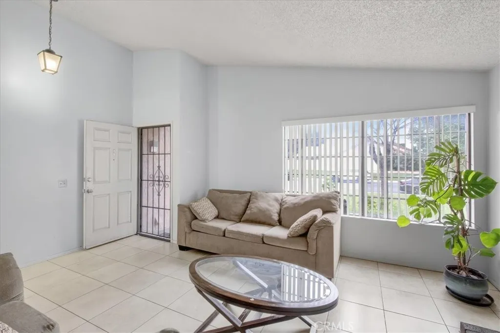 Additional image 52 of 697 S Smoketree Ave, Bloomington, CA 92316