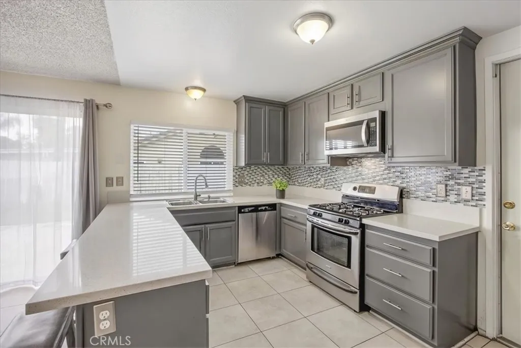 Additional image 60 of 697 S Smoketree Ave, Bloomington, CA 92316