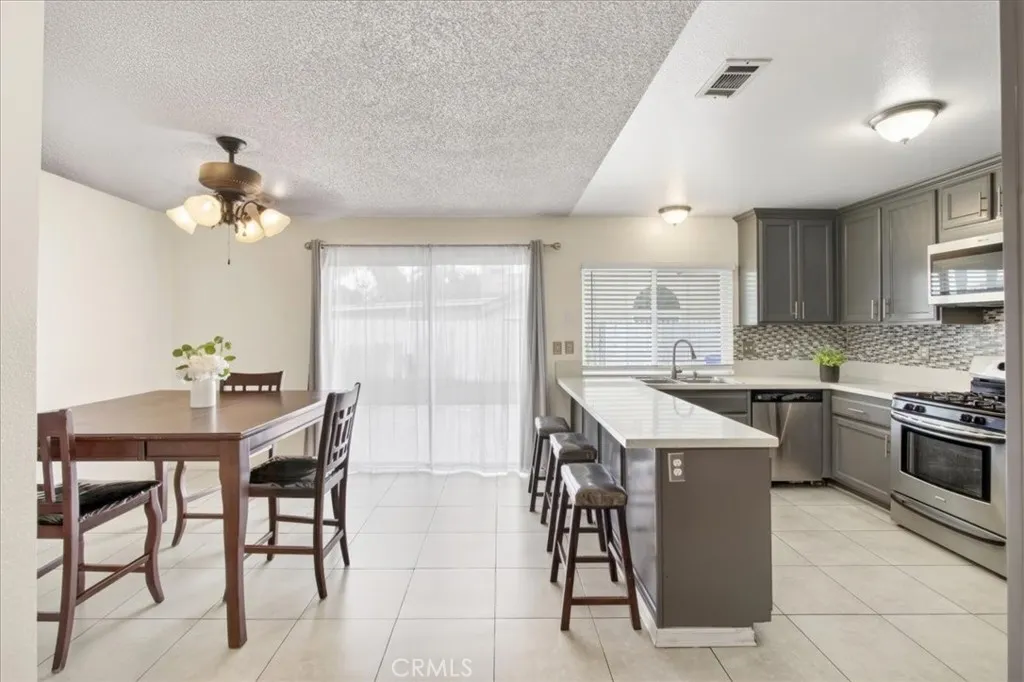 Additional image 54 of 697 S Smoketree Ave, Bloomington, CA 92316