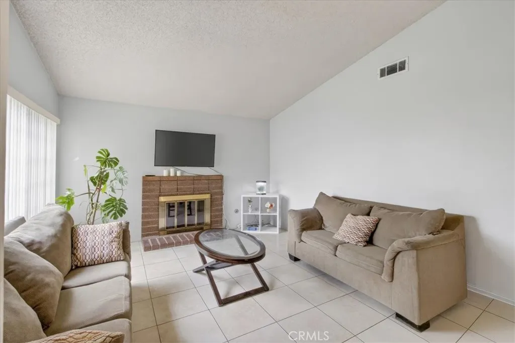 Additional image 5 of 697 S Smoketree Ave, Bloomington, CA 92316