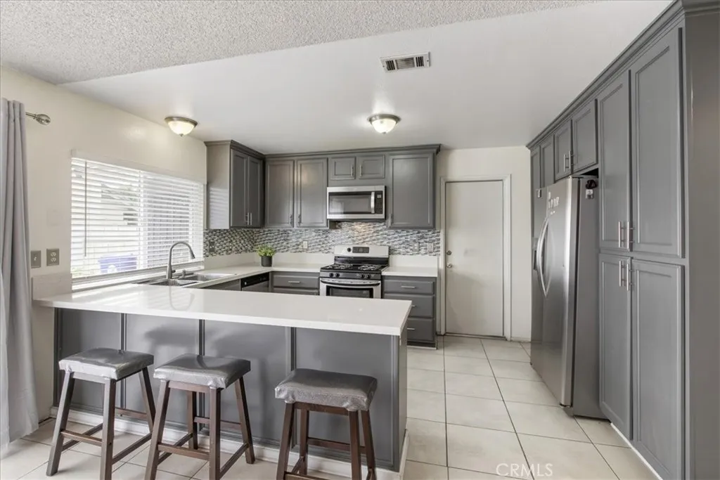 Additional image 13 of 697 S Smoketree Ave, Bloomington, CA 92316