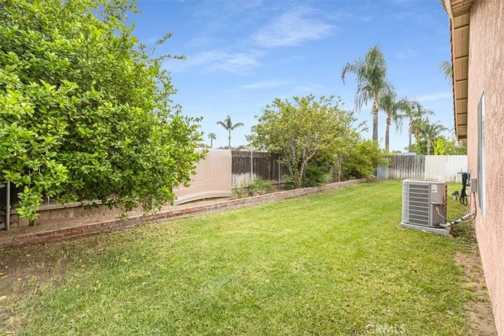 Additional image 86 of 697 S Smoketree Ave, Bloomington, CA 92316