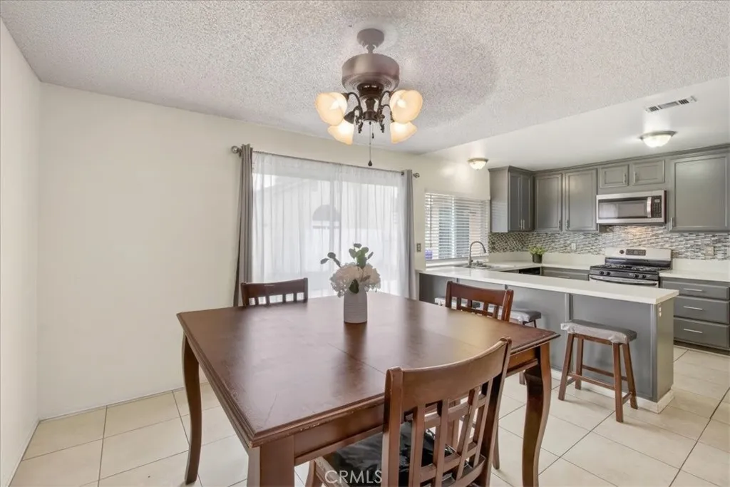 Additional image 11 of 697 S Smoketree Ave, Bloomington, CA 92316