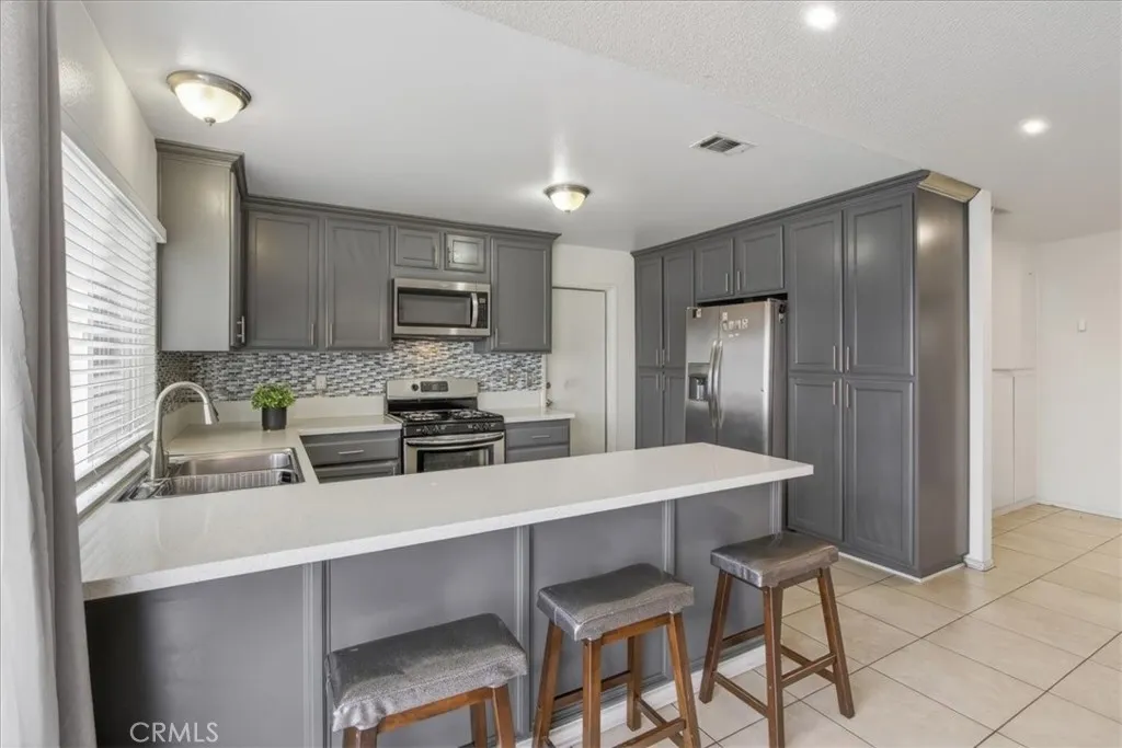 Additional image 14 of 697 S Smoketree Ave, Bloomington, CA 92316