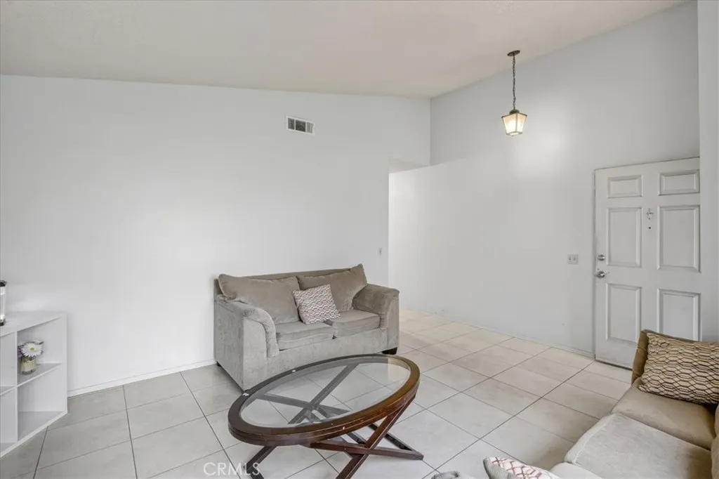 Additional image 8 of 697 S Smoketree Ave, Bloomington, CA 92316