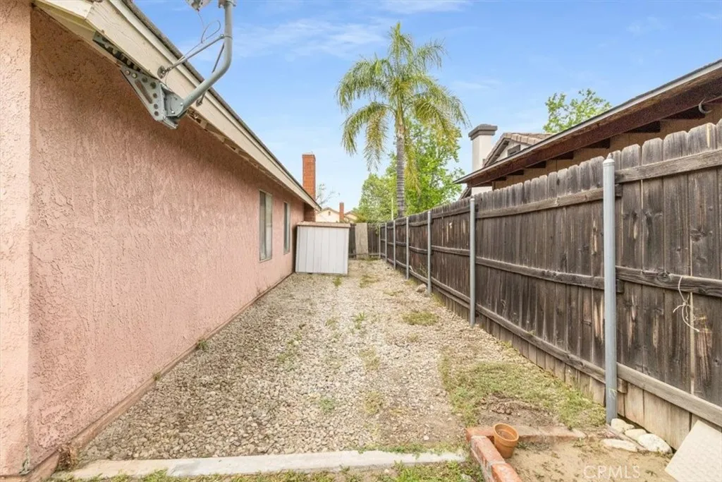 Additional image 87 of 697 S Smoketree Ave, Bloomington, CA 92316