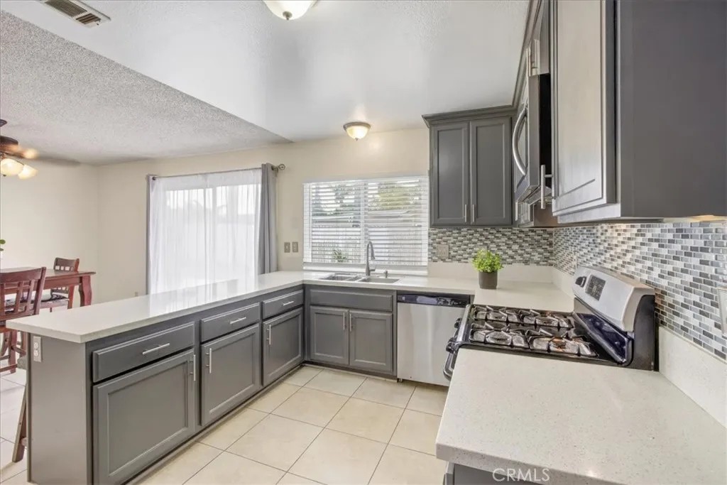 Additional image 16 of 697 S Smoketree Ave, Bloomington, CA 92316