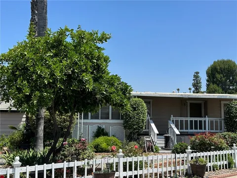 5001 W Florida Avenue Unit 16, Hemet, CA MLS: IV24112208