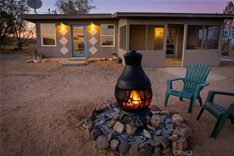 915 Dakota Lane, Landers, CA MLS: JT25012226