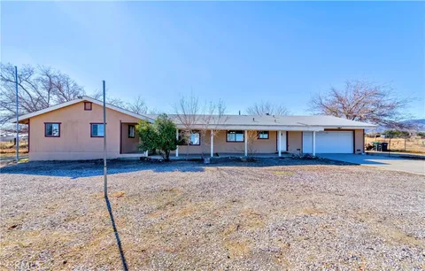 4491 Smoke Tree Road, Phelan, CA MLS: PW25043970