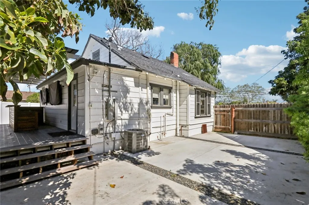 Additional image 93 of 230 S B St Unit 1, Tustin, CA 92780