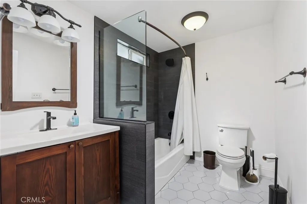 Additional image 76 of 230 S B St Unit 1, Tustin, CA 92780