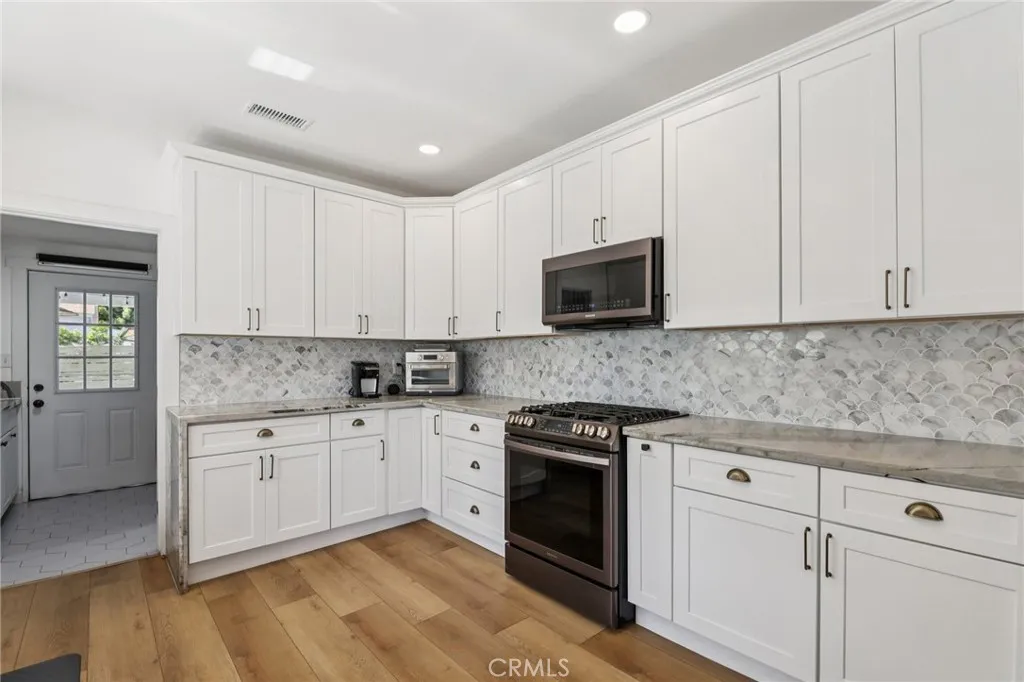 Additional image 17 of 230 S B St Unit 1, Tustin, CA 92780