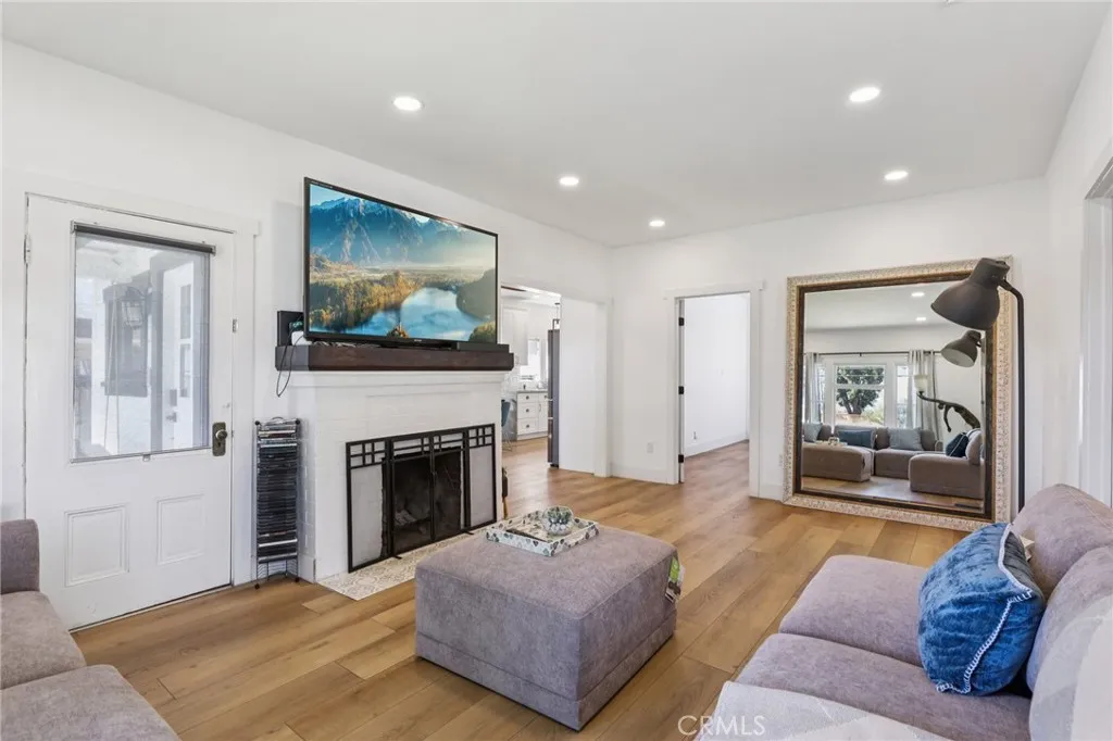 Additional image 12 of 230 S B St Unit 1, Tustin, CA 92780