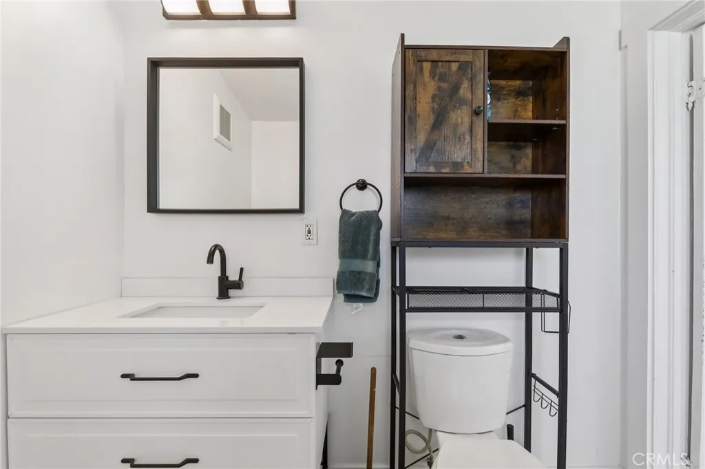 Additional image 91 of 230 S B St Unit 1, Tustin, CA 92780