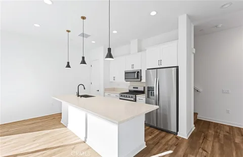 103 Culture, Irvine, CA MLS: IV25059299