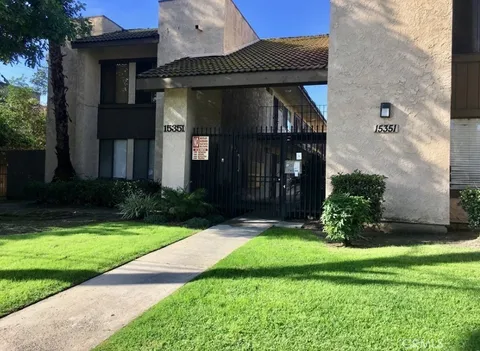 15351 Orange Avenue Unit 25, Paramount, CA MLS: RS25009909