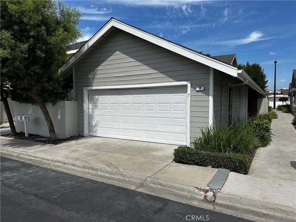 7 Lakegrass, Irvine, CA 92604 photo 2
