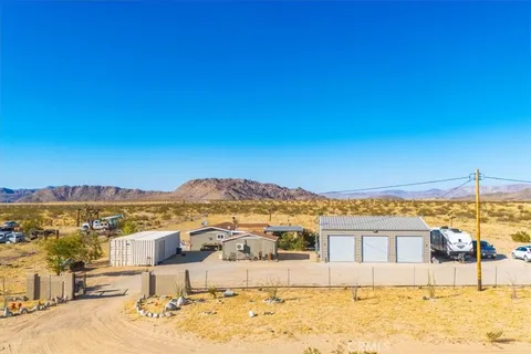 2467 Sand Drive, Landers, CA MLS: JT24205593