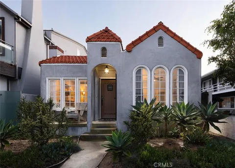 1113 W Balboa Boulevard, Newport Beach, CA 92661 - MLS#: OC25007733