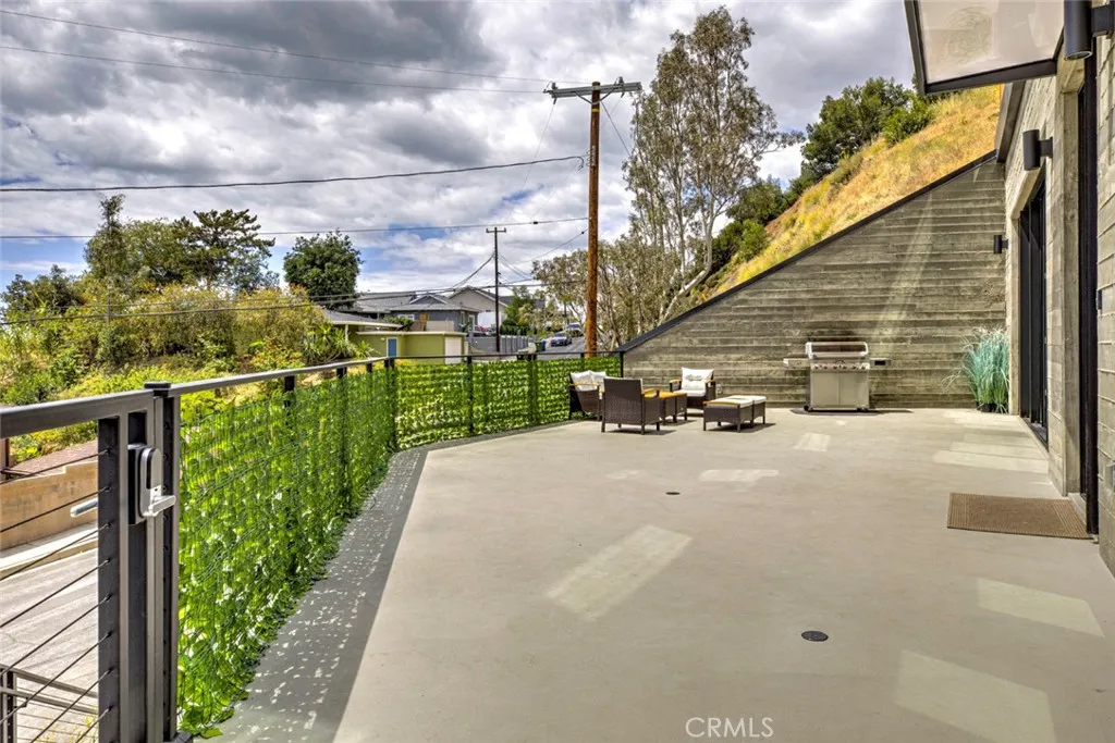 Additional image 76 of 8504 Outland View Dr, Sun Valley, CA 91352