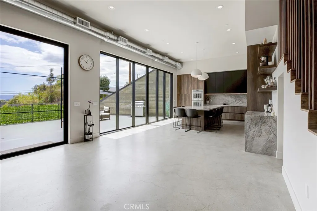 Additional image 12 of 8504 Outland View Dr, Sun Valley, CA 91352