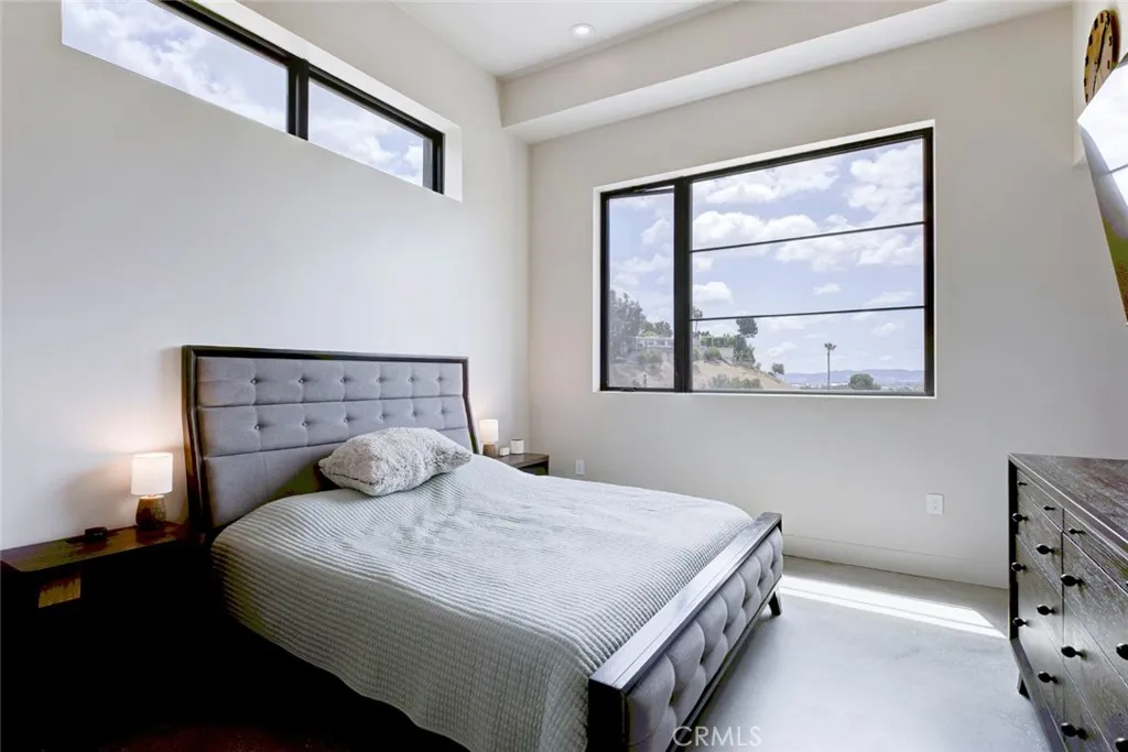 Additional image 55 of 8504 Outland View Dr, Sun Valley, CA 91352