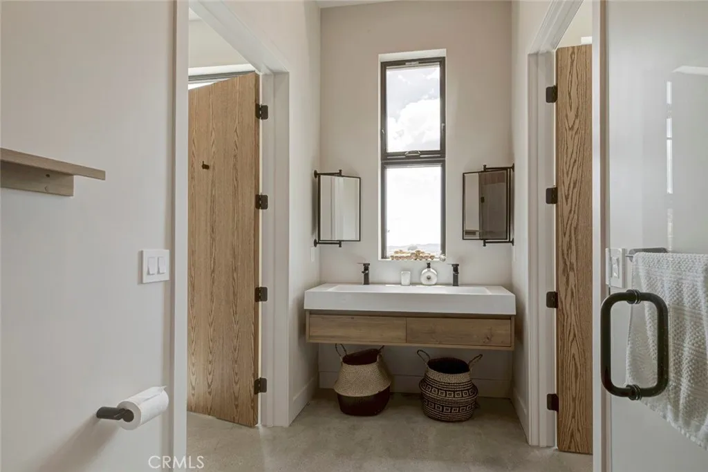 Additional image 67 of 8504 Outland View Dr, Sun Valley, CA 91352