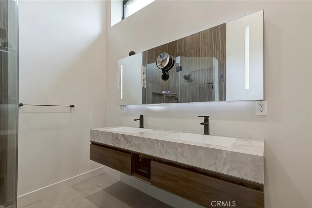 Additional image 58 of 8504 Outland View Dr, Sun Valley, CA 91352