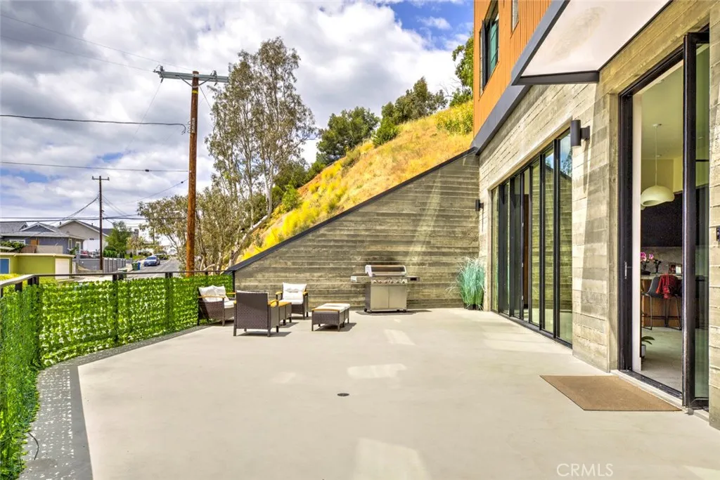Additional image 77 of 8504 Outland View Dr, Sun Valley, CA 91352