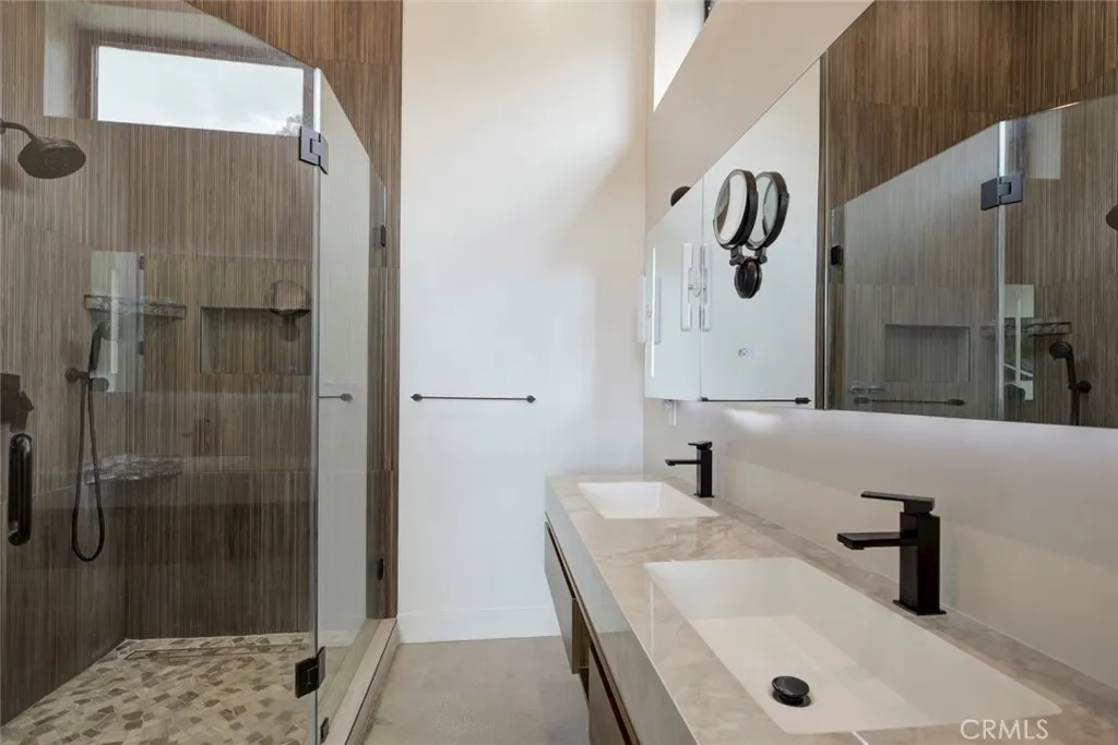 Additional image 61 of 8504 Outland View Dr, Sun Valley, CA 91352
