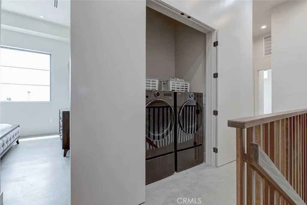 Additional image 32 of 8504 Outland View Dr, Sun Valley, CA 91352