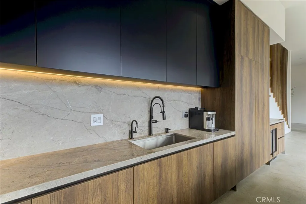 Additional image 7 of 8504 Outland View Dr, Sun Valley, CA 91352