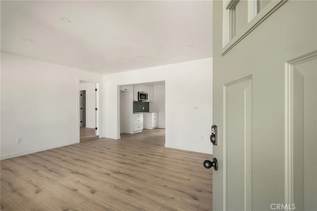 2430 W Bennett St, Compton, CA 90220 photo 4