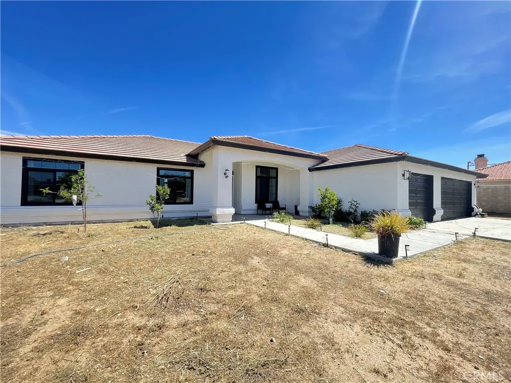 11375 4th Ave, Hesperia, CA 92345