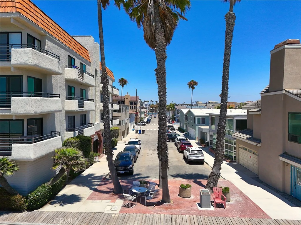 1 62nd Place Unit 203, Long Beach, CA 90803