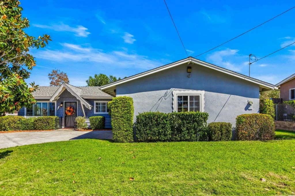 218 N Hayden Drive, Escondido, CA 92027