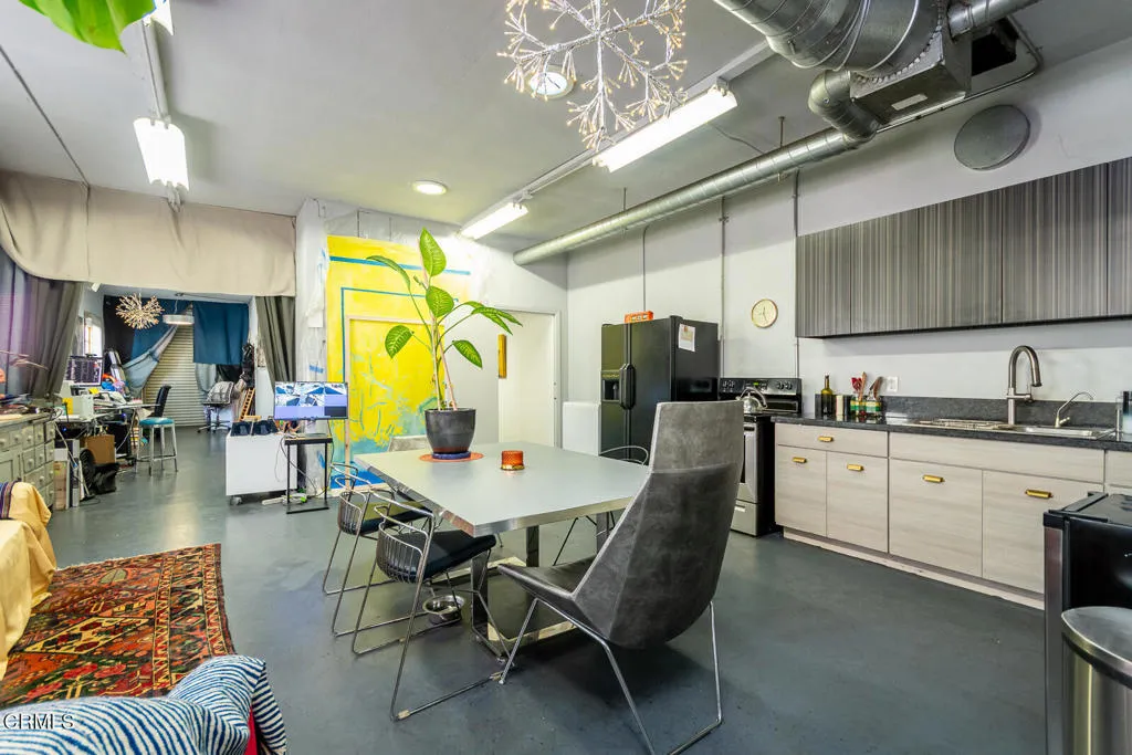 Additional image 35 of 831 S Main Street, Burbank, CA 91506