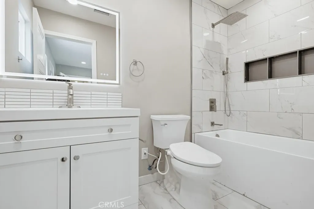 Additional image 15 of 5016 W 116 St W, Hawthorne, CA 90250