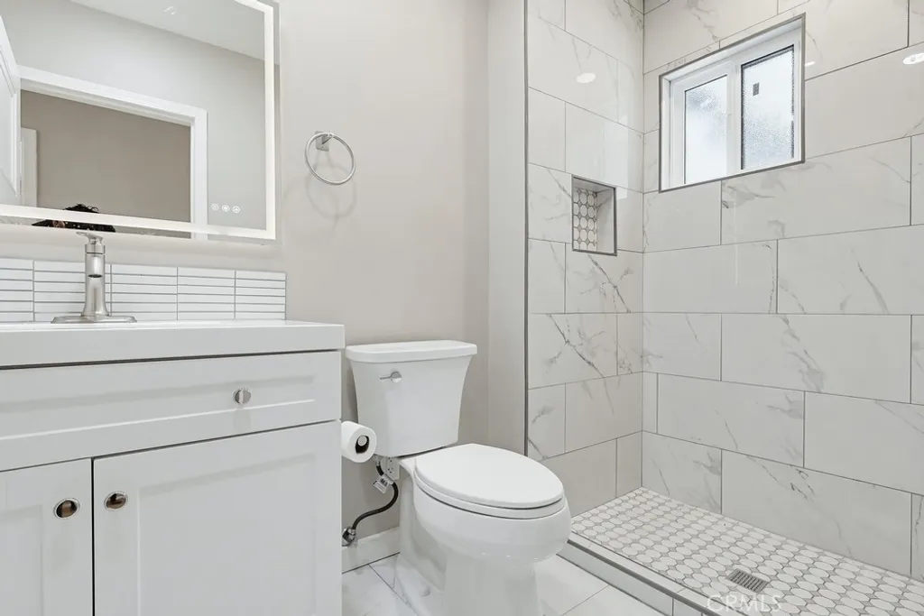 Additional image 14 of 5016 W 116 St W, Hawthorne, CA 90250