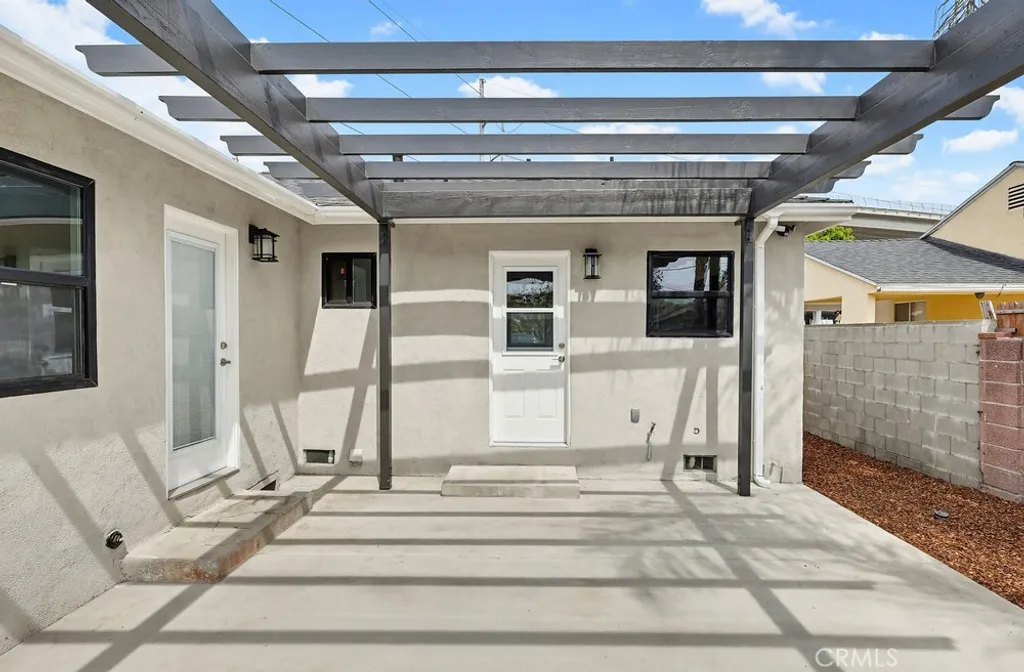 5016 W 116 St W, Hawthorne, CA 90250