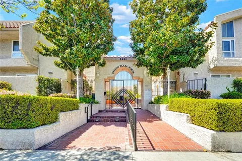 5401 Zelzah Avenue #114, Encino, CA 91316 - MLS#: SR25033590