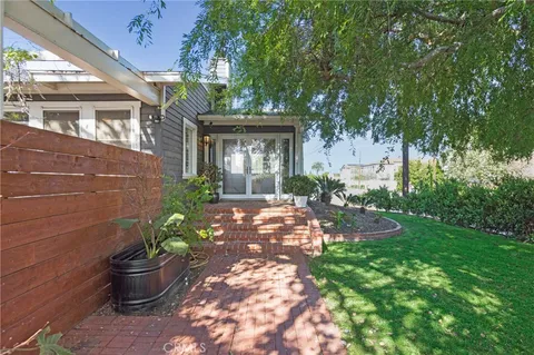 2197 Santa Ana Ave, Costa Mesa, CA 92627 - MLS#: OC25069790